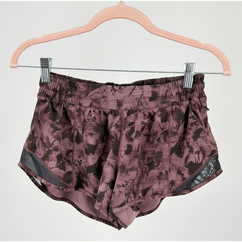 Lululemon Hotty Hot Shorts Women 6 Atmospheric Purple 2.5" Low Rise